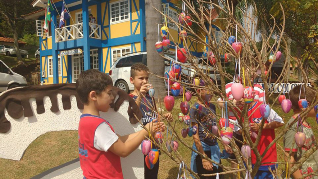 Decoração de Páscoa encanta as crianças em Piratuba