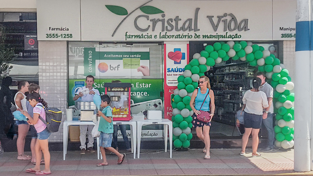 Farmácia Cristal Vida há 50 anos prestando serviços para Capinzal e microrregião