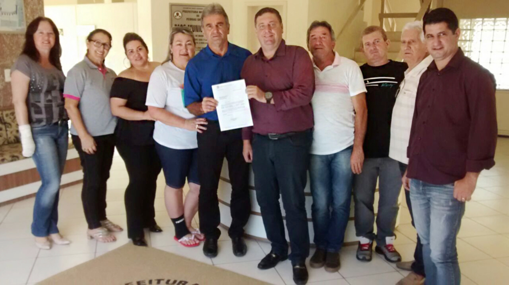 Entrega de emenda para Pedras Grande