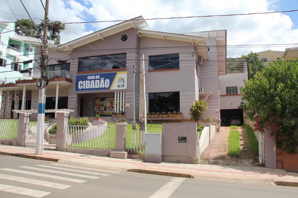 Confecção de carteiras de identidade volta a ser por agendamento em Capinzal