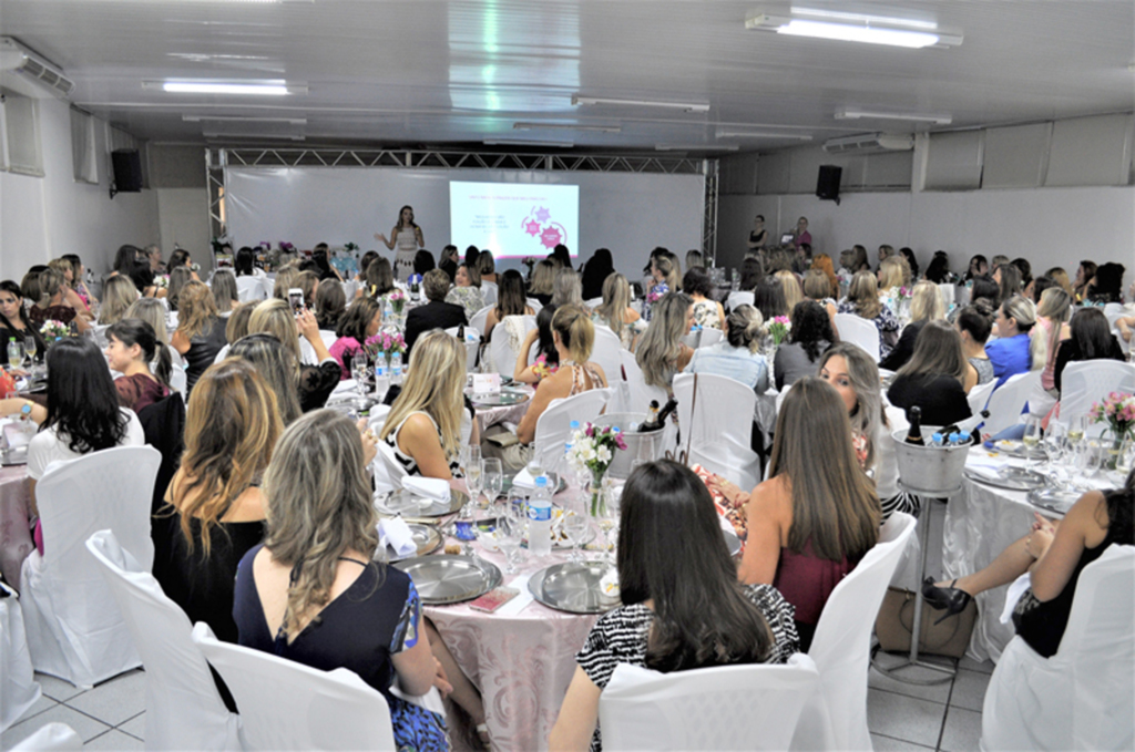  - Mais de 150 mulheres prestigiaram a 3ª edição das Damas de Ouro em 2017