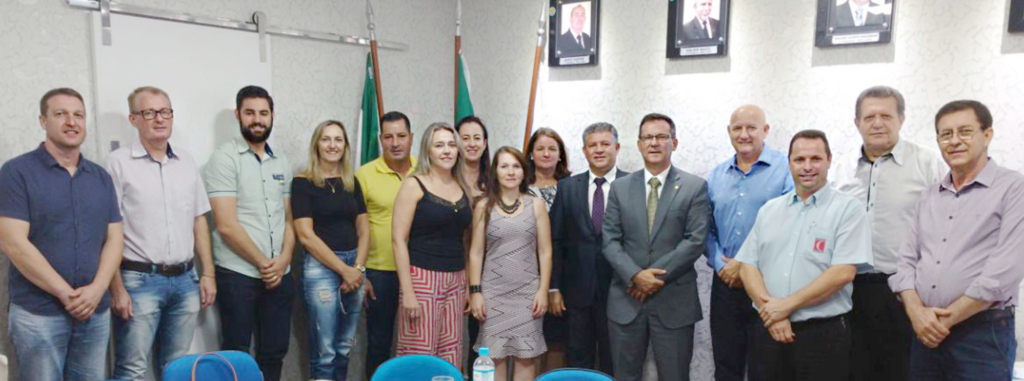  - Reunião contou com a participação dos presidentes do CRC/SC e da Fecontesc.