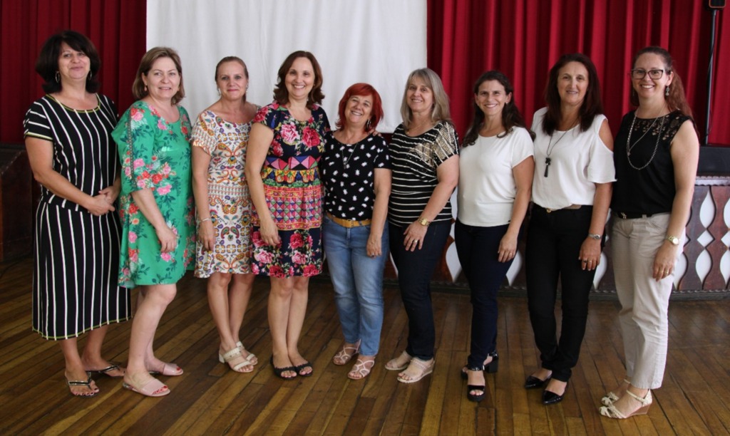 Professores, auxiliares e estagiários da Rede Municipal de Ensino recebem capacitação