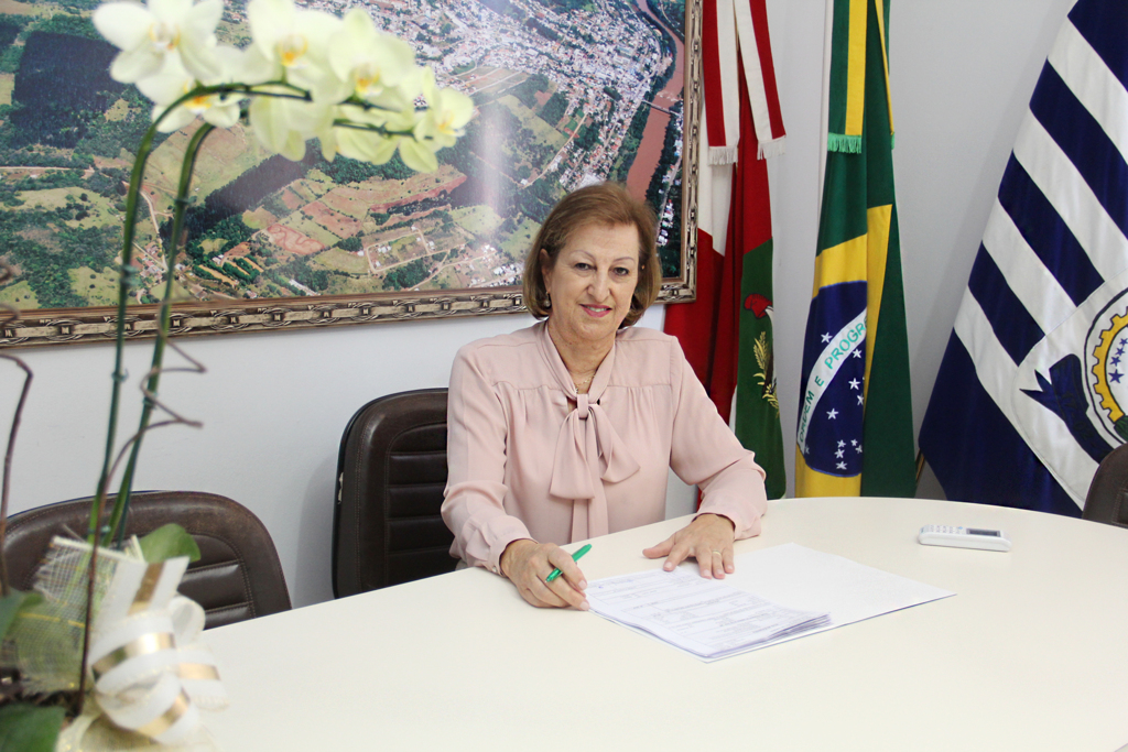 Prefeita em exercício: