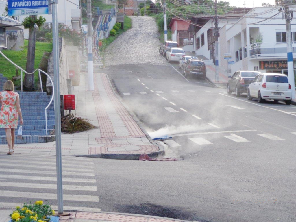 Bocas-de-lobo estão sendo dedetizadas para o controle de insetos em Capinzal
