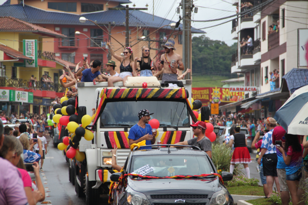 Primeiro Final de semana do 104º Kerb de Piratuba com sucesso de público e animação