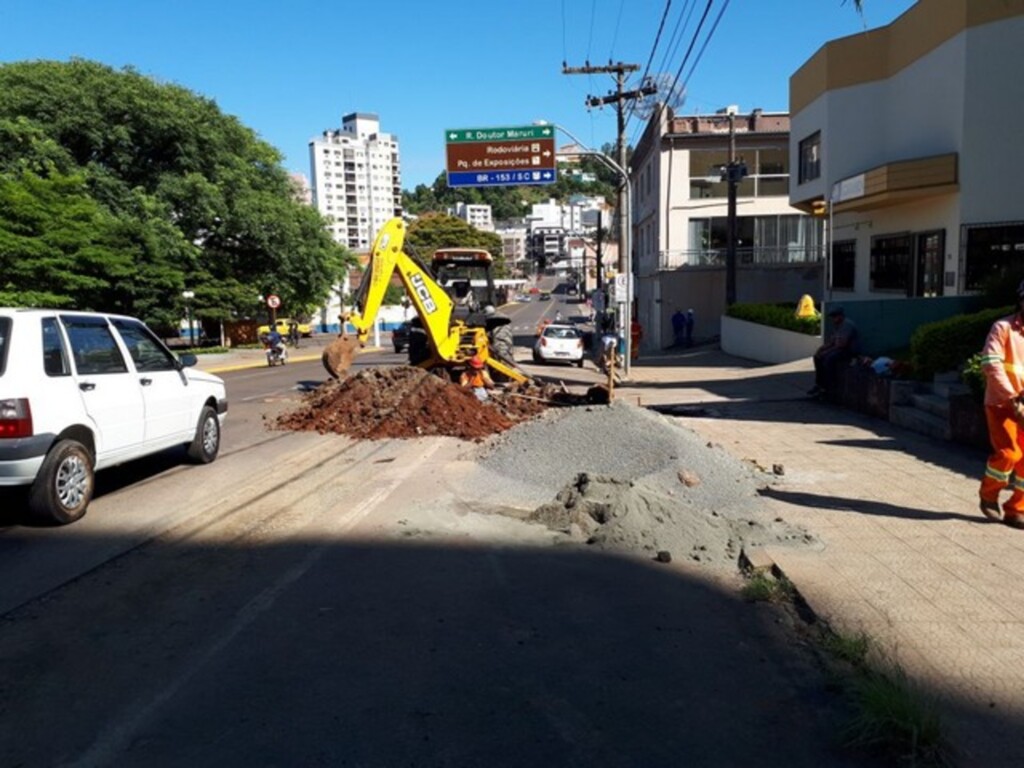 SES Concórdia: seis frentes de trabalho atuam nas ruas centrais nesta semana