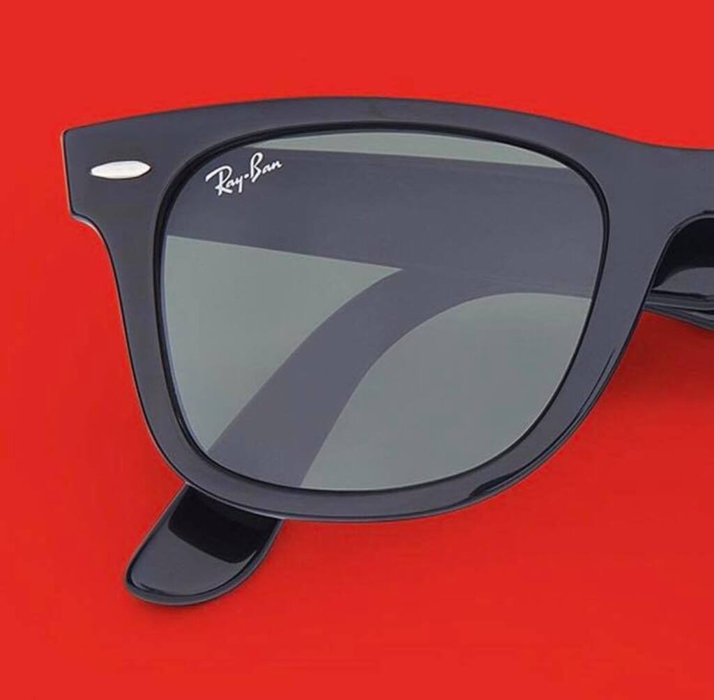  - RAY-BAN