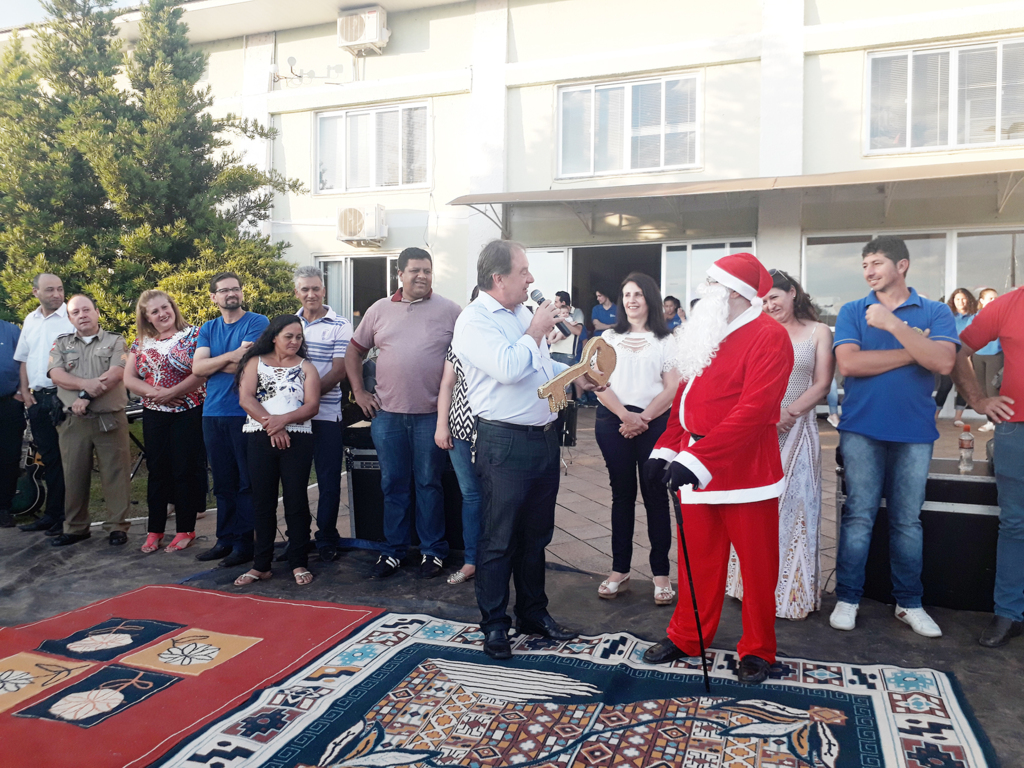  - NATAL DAS ESTRELA ZORTÉA - Quarta-feira, 13 de Dezembro de 2017, às 19h, abertura oficial com a chegada do Papai Noel, entrega da chave da cidade, passeios de bondinho, apresentações e shows culturais, ainda sorteio de brindes da CDL. Programa dia 17 (domingo), 20 (quarta-feira) e 22 (sábado).