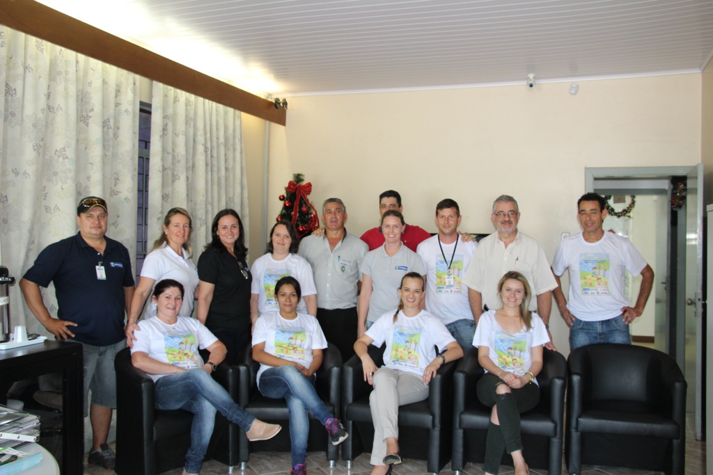 CREAS de Joaçaba entrega brinquedos arrecadados na Palestra com Marcos Piangers