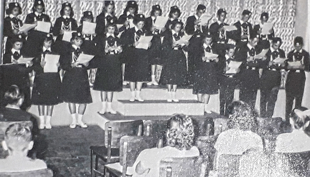  - A foto é das décadas de 1950 e 1960.