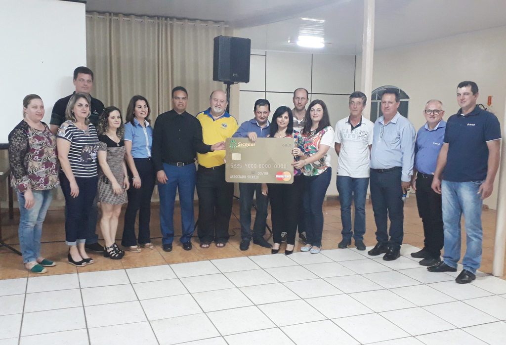 Sicredi Norte RS / SC faz doações de apoio financeiro de suas ações sociais em Capinzal e Ouro