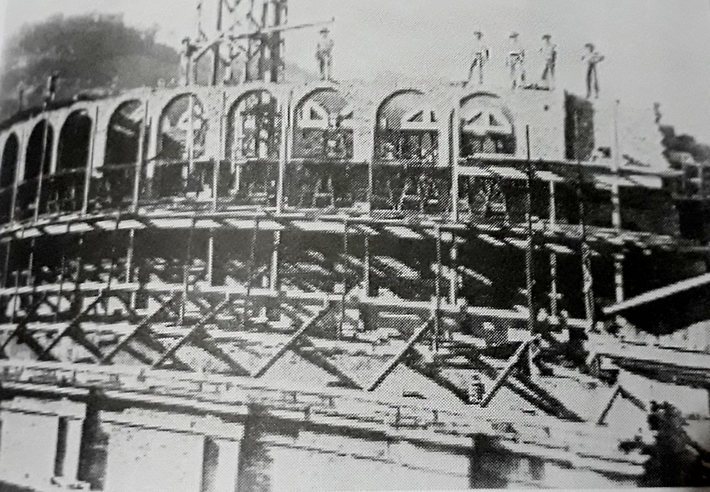  - Construção da Igreja Matriz São Paulo Apóstolo, de Capinzal (SC).