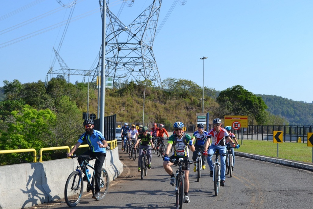 Ciclistas de Piratuba e Ipira