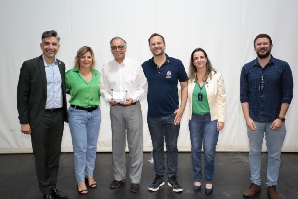 Ipreville presta homenagem aos novos servidores aposentados e pensionistas
