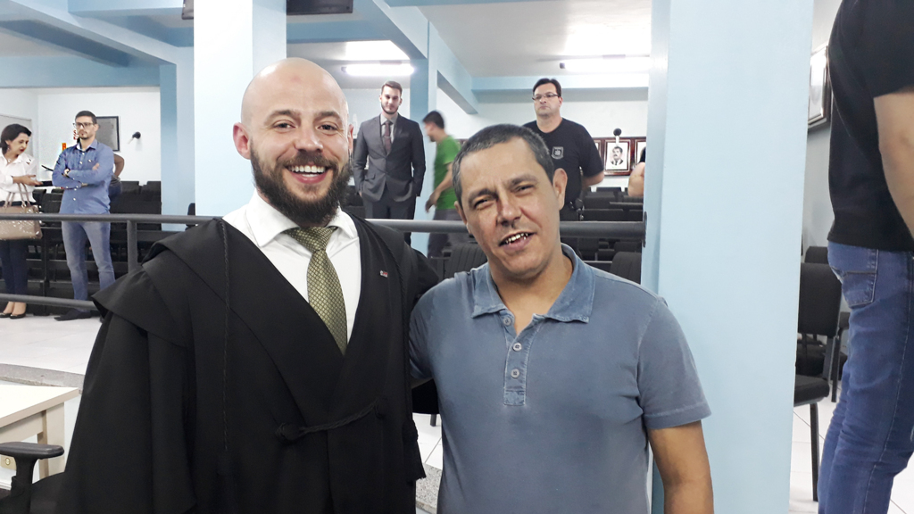  - Luiz Henrique (advogado) e o inocente Valdecir.