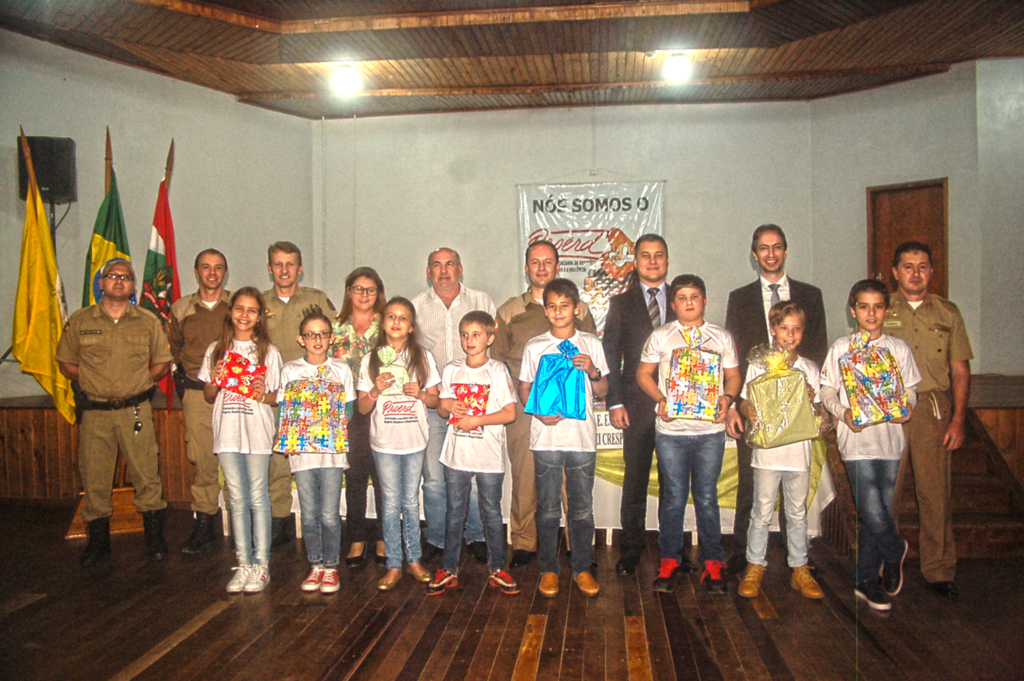 PROERD forma 70 alunos das escolas do município de Ouro