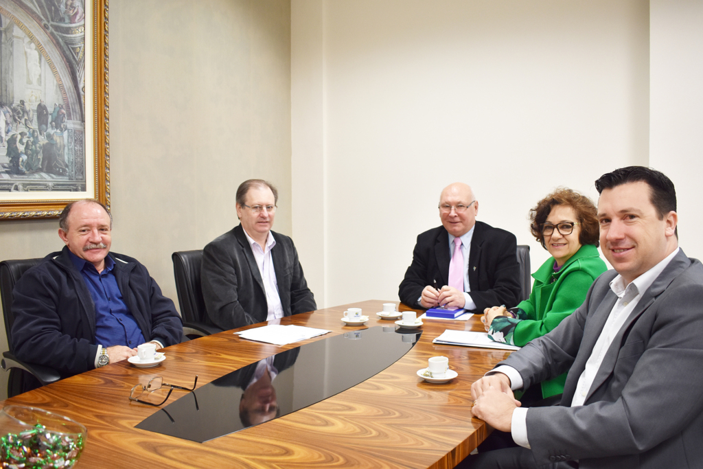  - Reitor recebe autoridades da Prefeitura de Joaçaba.