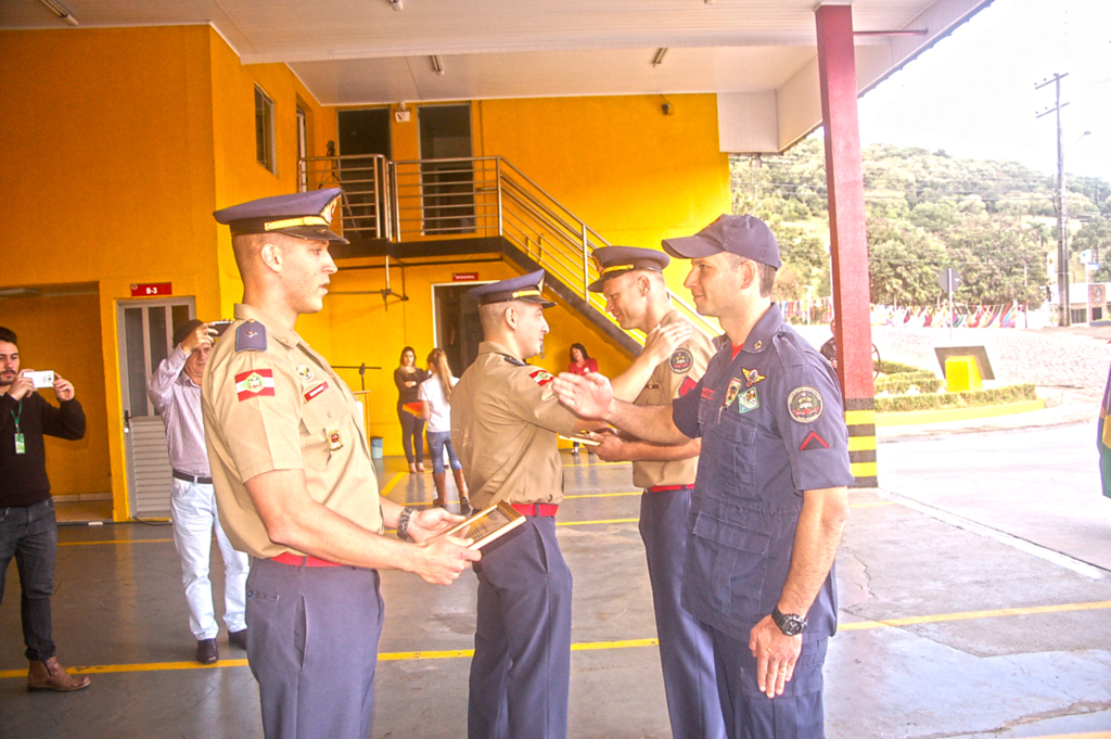 Formatura do Curso e entrega de condecorações no Corpo de Bombeiros Militar de Capinzal