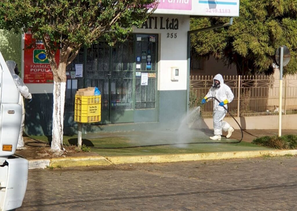 Caminhão especializado esteve em Campo Belo do Sul para desinfetar hospital, ruas e o comércio