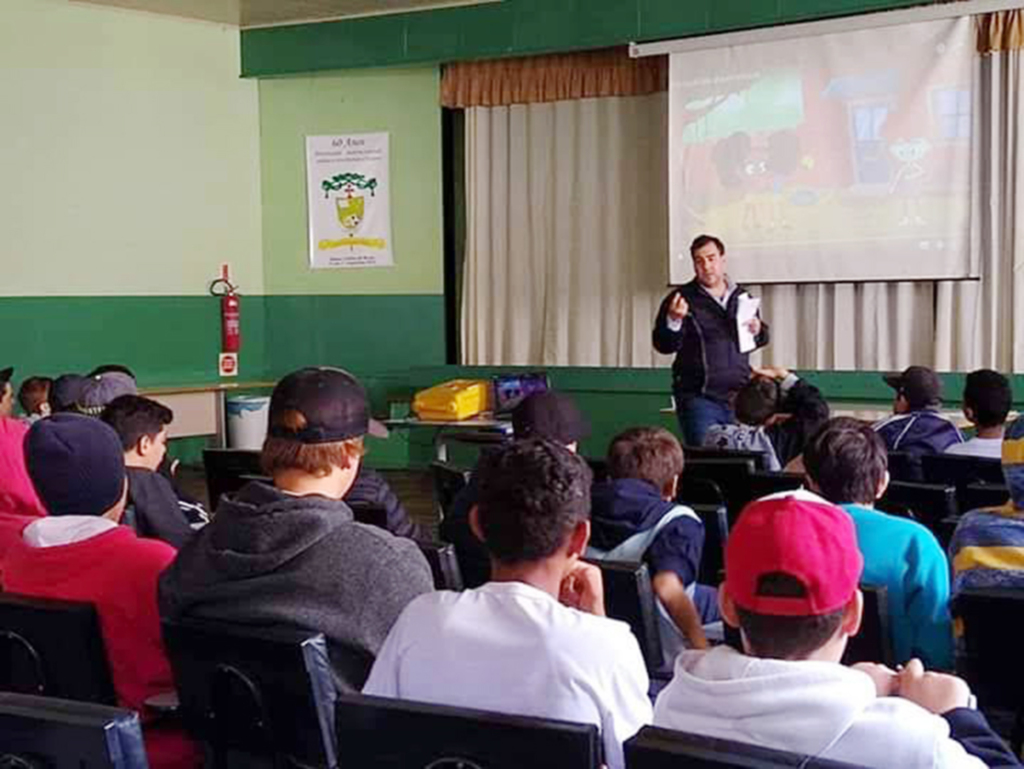 Programa Anita Feliz  realiza palestra na Escola Padre Antônio