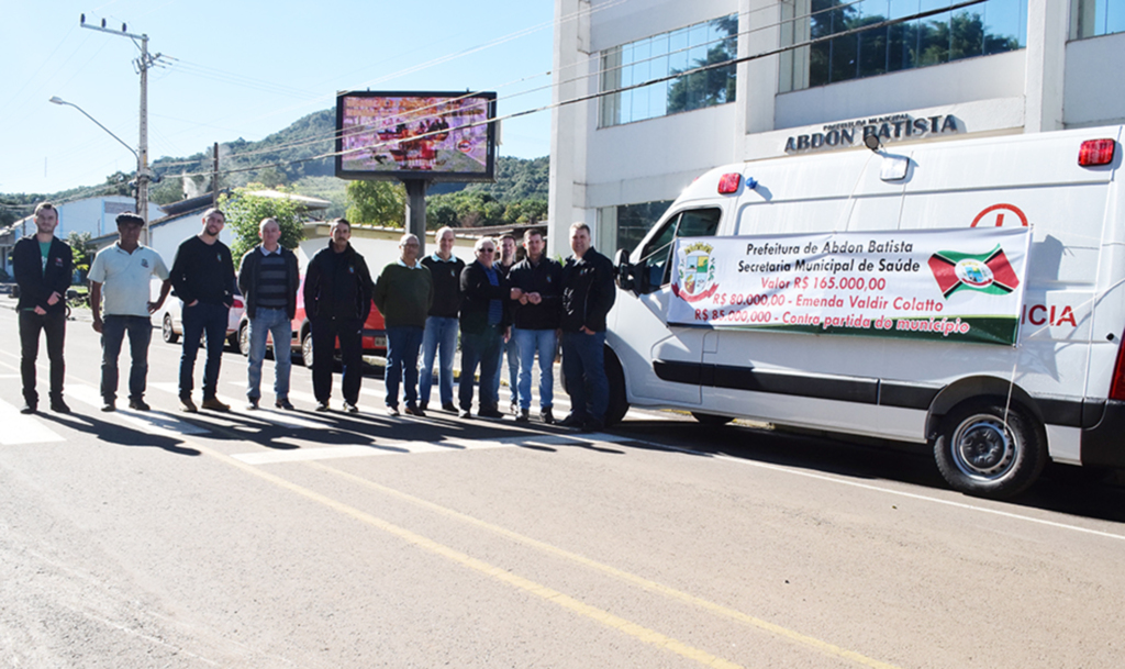 Administração Municipal de Abdon adquire nova ambulância