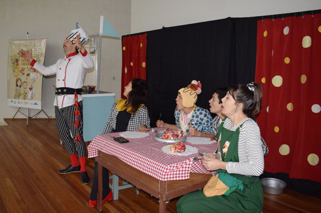 Alimentação saudável foi tema de  teatro em Cerro Negro