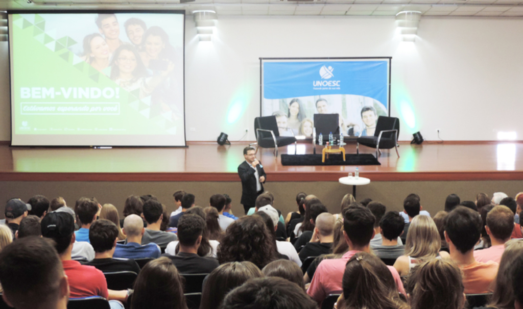  - Pró-reitor de Pesquisa, Pós-graduação e Extensão, Fábio Lazzarotti.