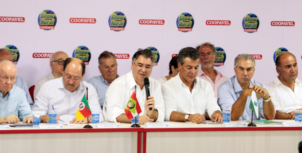  - Governador Raimundo Colombo participa da reunião do Conselho de Desenvolvimento e Integração Sul (Codesul), durante o Show Rural Coopavel em Cascavel no Paraná. Cascavel, 08/02/2017. Foto: James Tavares/SECOM.