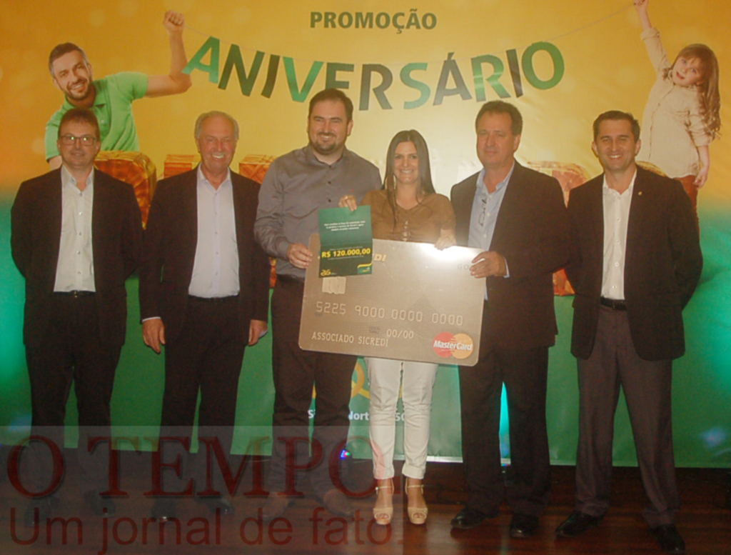 Capinzalense leva o prêmio de R$ 120 mil na promoção aniversário premiado Sicredi RS/SC