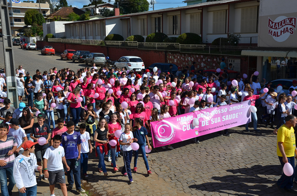 Municípios participam da caminhada de lançamento do Outubro Rosa