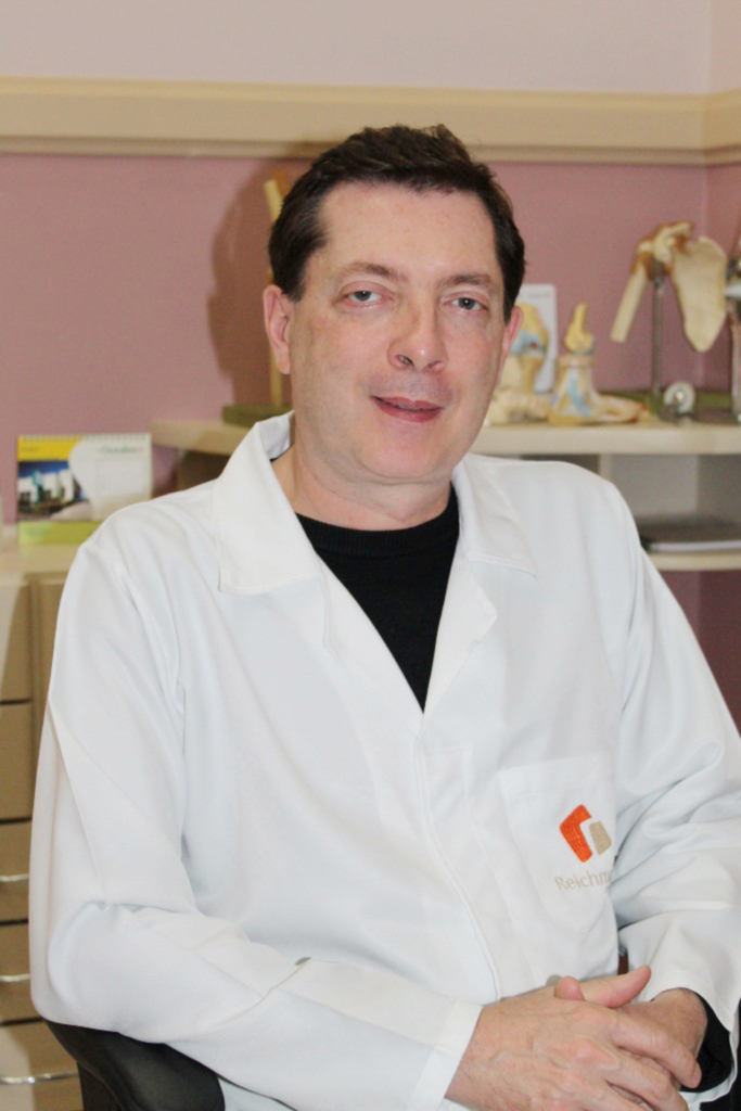  - Médico ortopedista e traumatologista Joaquim Reichmann.