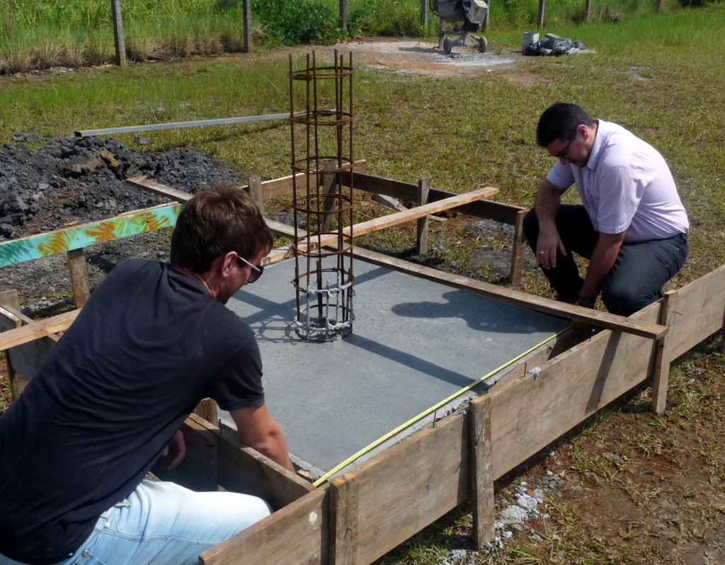 Estudantes das engenharias de Agrimensura, Ambiental e Civil, de Geografia e de Arquitetura e Urbani