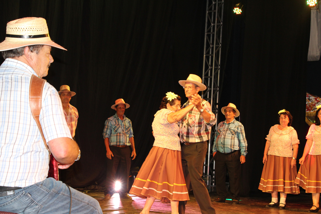 Apresentações especiais marcam a segunda-feira do Festival de Piratuba