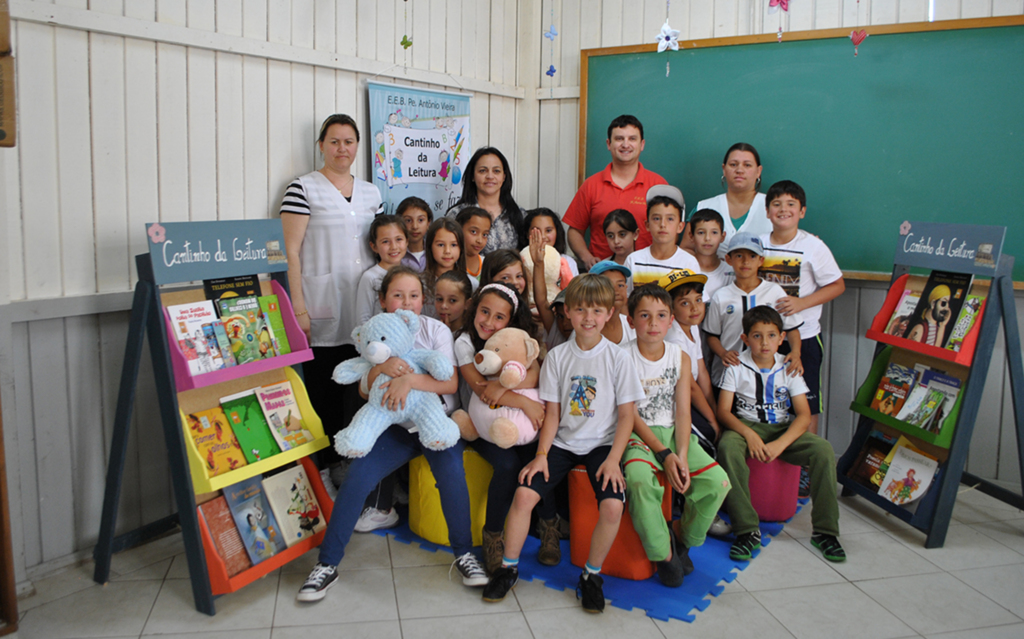 Escola inaugura o Cantinho da Leitura