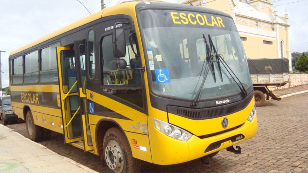 Educação recebe ônibus  para o transporte escolar