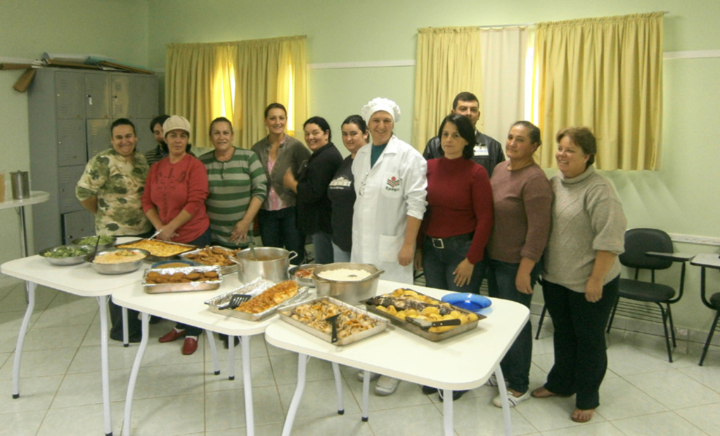 Agricultores aprendem a elaborar pratos à base de peixe