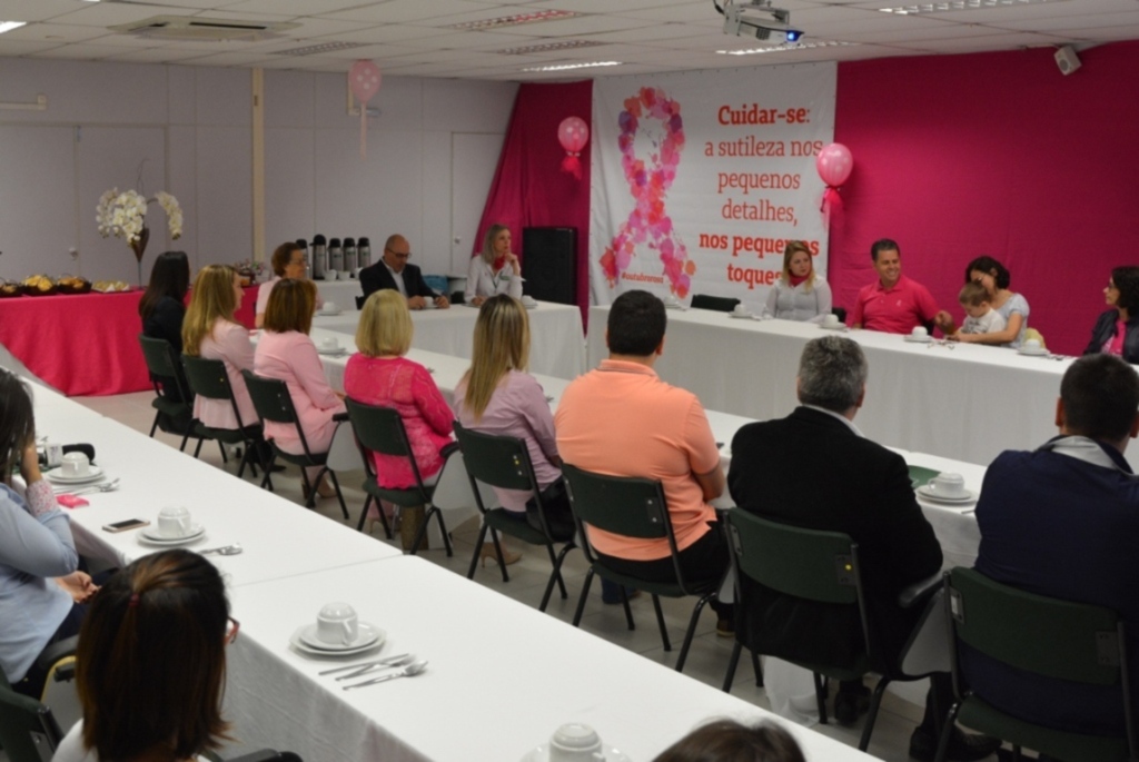  - Café da manhã nesta quarta-feira marcou o lançamento oficial do Outubro Rosa