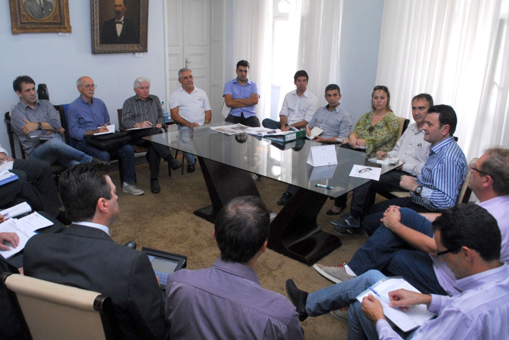 Meta cumprida: Elizeu entrega  ordem de serviço da Ponte Grande