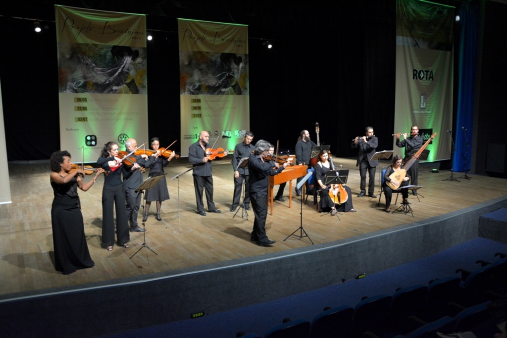 - A Orquestra utiliza cópias de instrumentos do período barroco