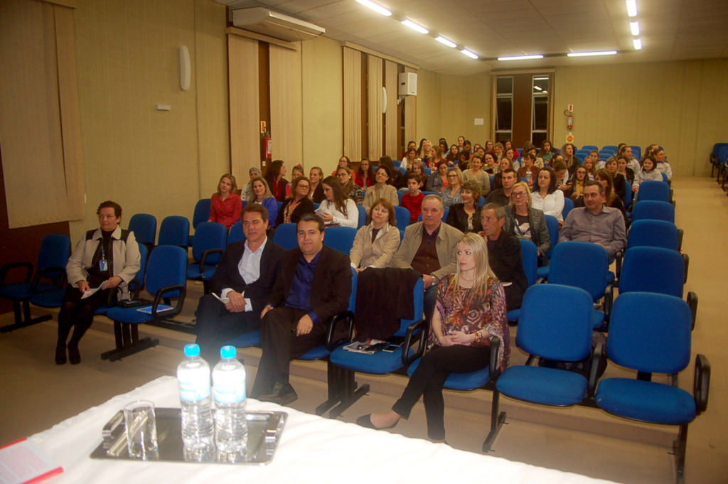 Palestra marca o lançamento de mais um livro do Professor Israel Boniek