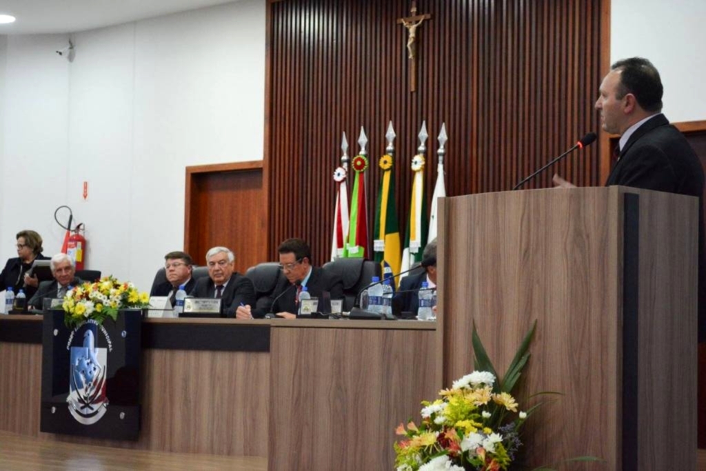 (Cinegraf Imagens). - A homenagem foi proposta pelo vereador Gerson de Matia.