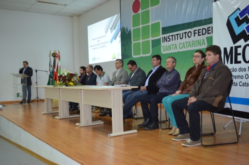 Jornal Imagem - Evento marcou o lançamento do desenvolvimento dos produtores e das cooperativas  singulares