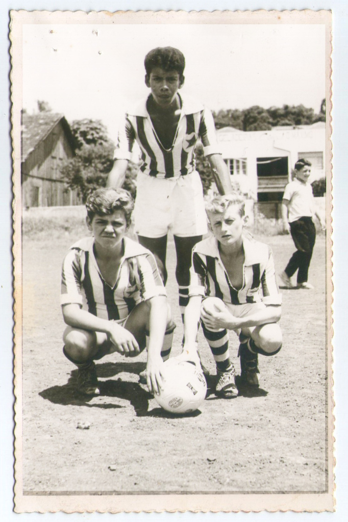  - Registro fotográfico é da década de 1960, sendo o trio do Botafoguinho, de Capinzal (SC).