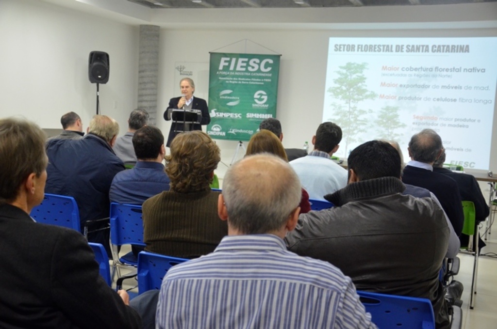 Desenvolvimento do setor florestal é debatido em Lages