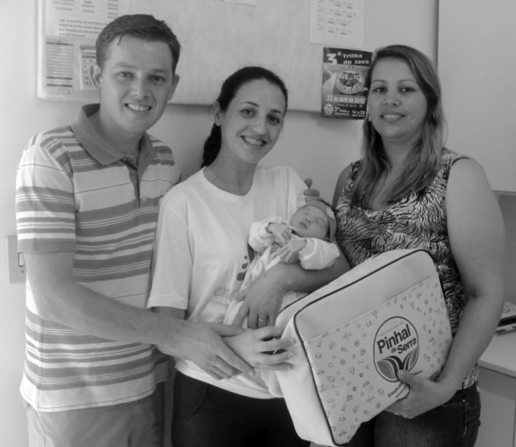 Mães do projeto de apoio às gestantes recebem kit?s