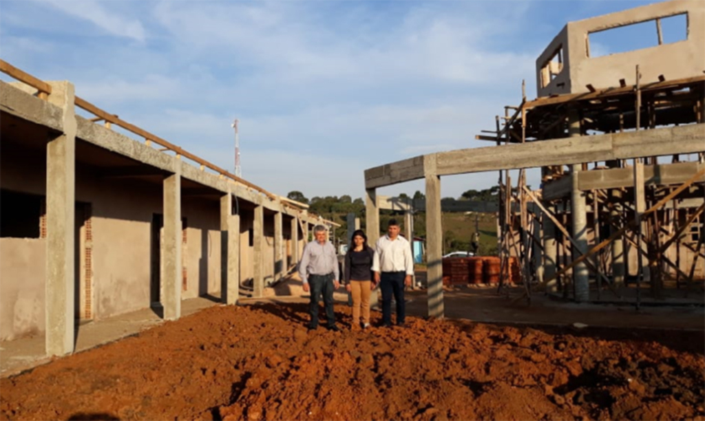 Obra de escola é retomada em Cerro Negro