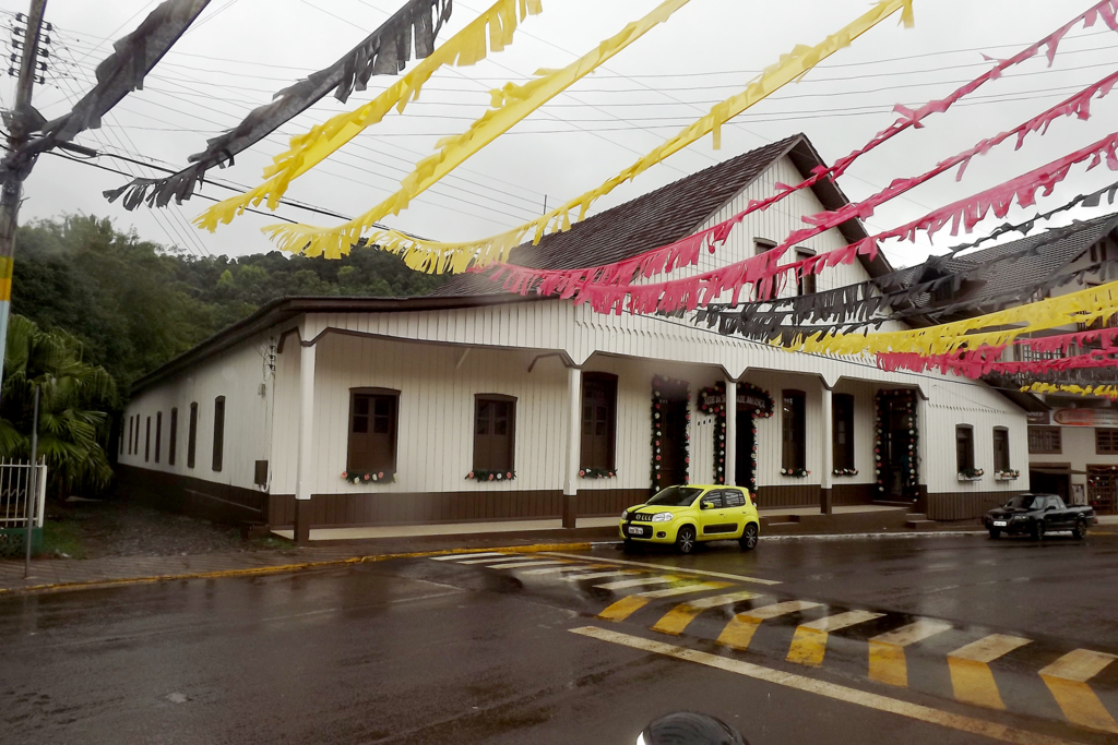 null - O registro fotográfico é da Sede da Sociedade Aliança, no município de Ipira (SC).