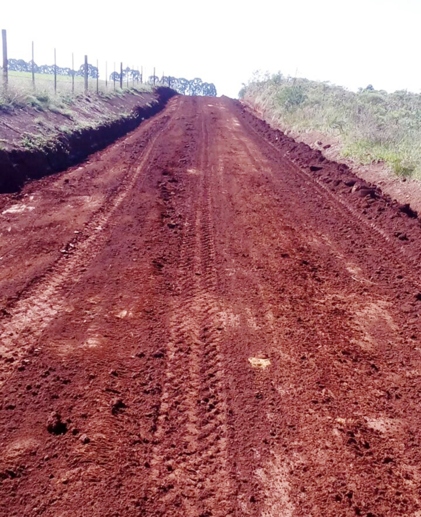 Secretaria de Obras e  Serviços realiza alargamento da Estrada Garrafão