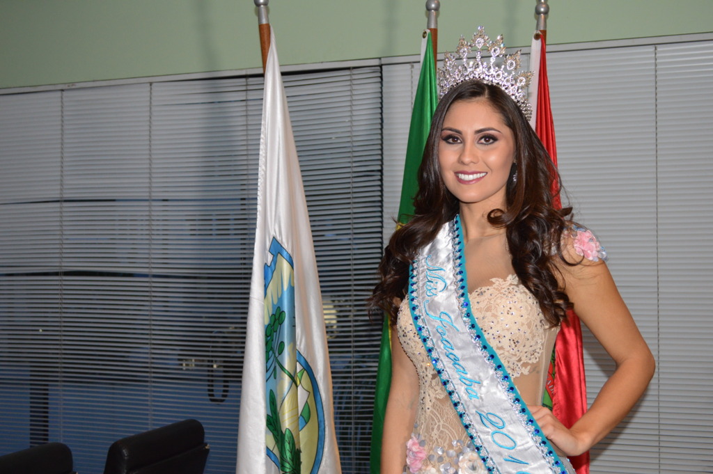 Thainara Latenik é a Miss Joaçaba 2016